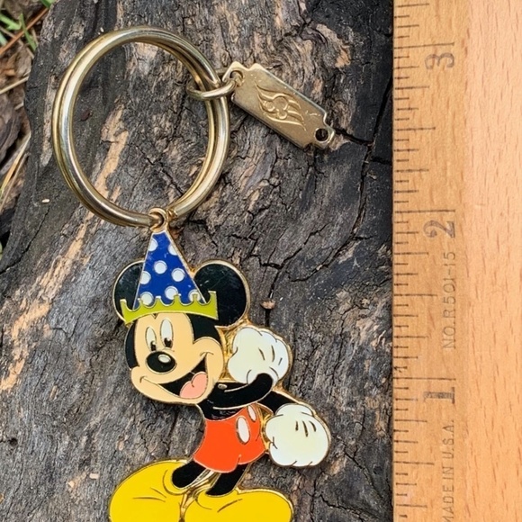 Vintage Disney Mickey Mouse Keychain Mickey Wearing Blue Polka Dot Hat Metal 3" - Picture 6 of 6